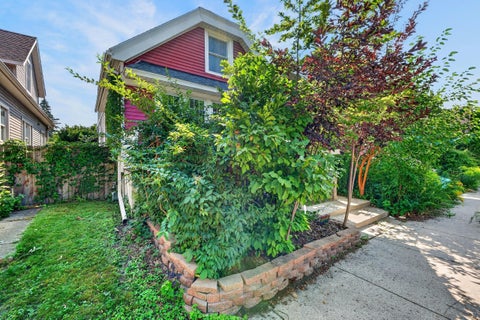 Photo of 2650 N Fratney St, Milwaukee, WI 53212 (MLS # 1975986)