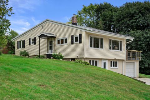 14225 Forest View Ln, Brookfield, WI 53005 - #: 1933124