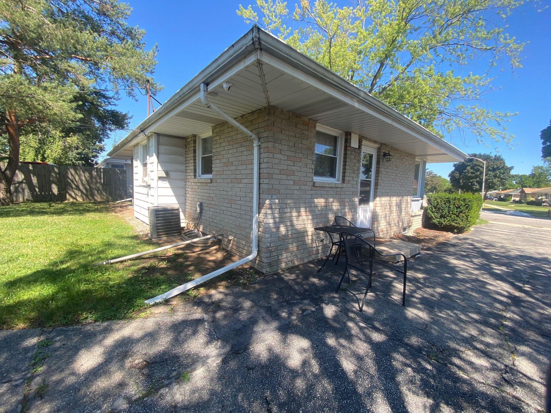 Milwaukee, Wisconsin 53224, United States, 3 Bedrooms Bedrooms, ,2 BathroomsBathrooms,Residential,Active,204823