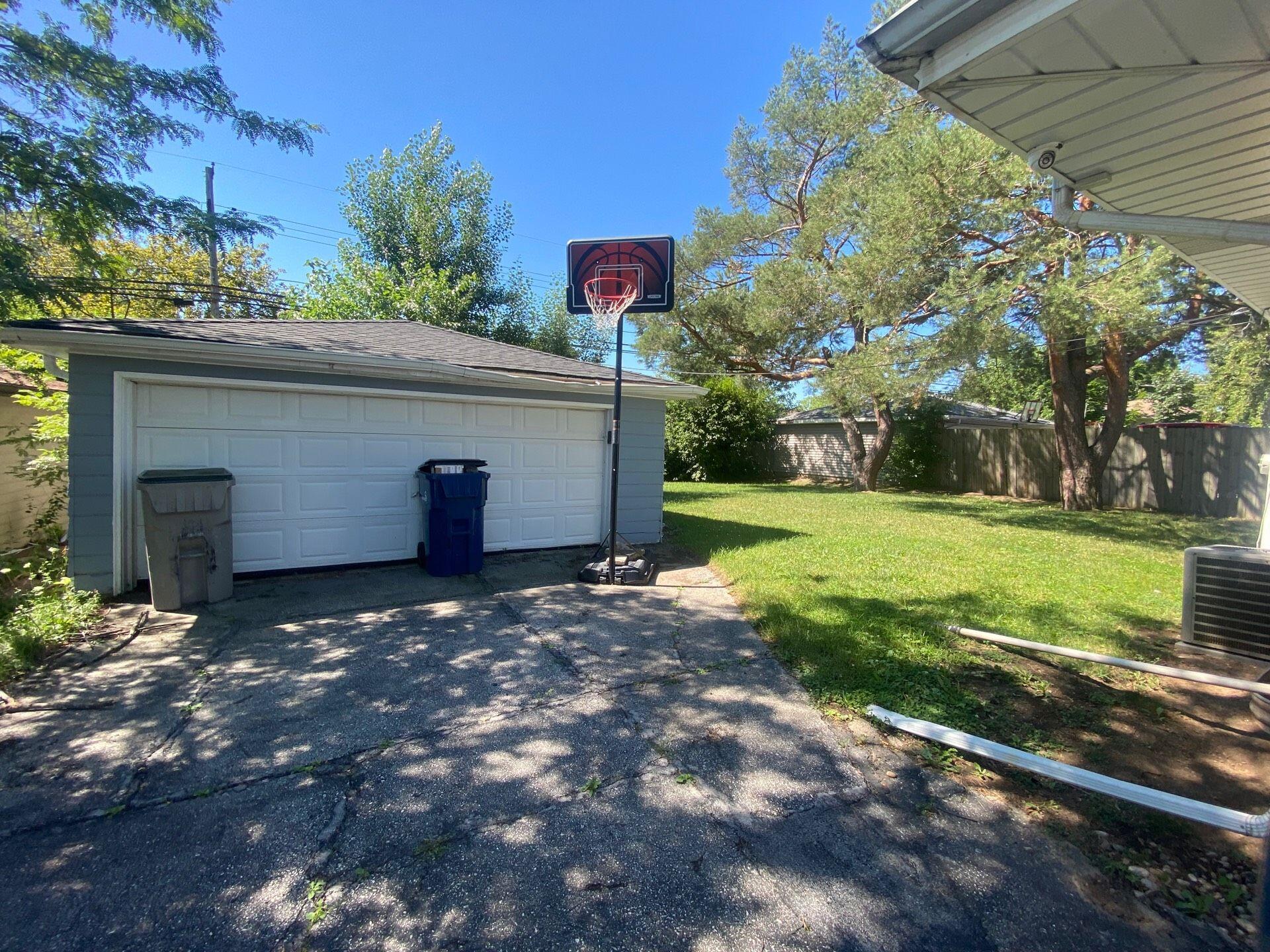 Milwaukee, Wisconsin 53224, United States, 3 Bedrooms Bedrooms, ,2 BathroomsBathrooms,Residential,Active,204823