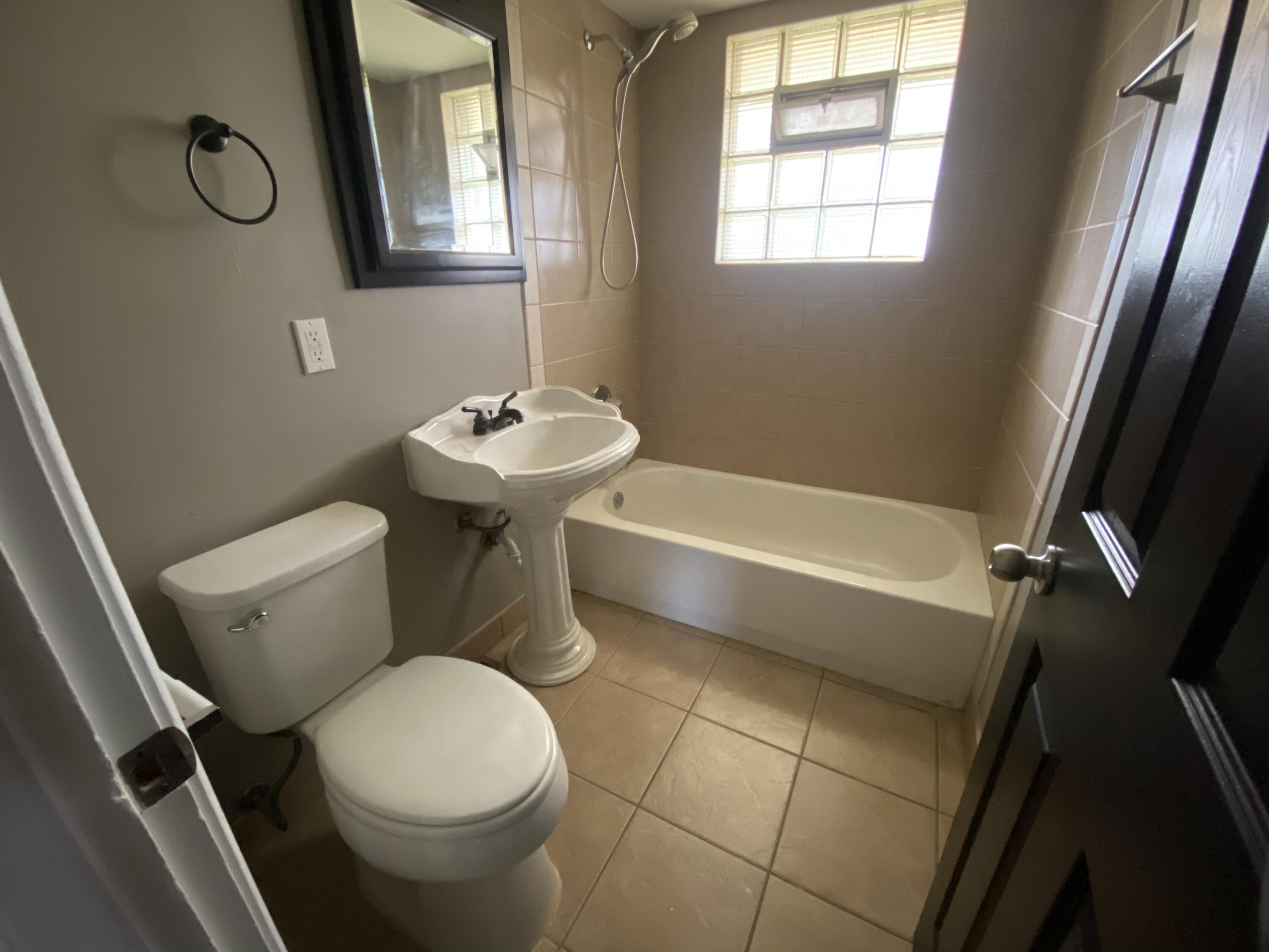 Milwaukee, Wisconsin 53224, United States, 3 Bedrooms Bedrooms, ,2 BathroomsBathrooms,Residential,Active,204823