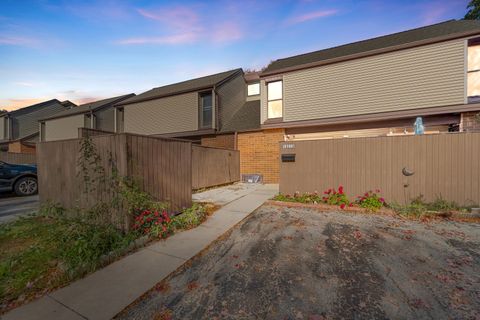 Photo of 1651 W Edgerton Ave, Milwaukee, WI 53211 (MLS # 1941523)