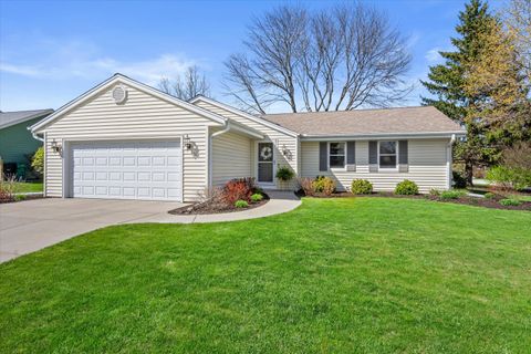 Photo of N76W15272 Prairie Ln, Menomonee Falls, WI 53051 (MLS # 1959634)