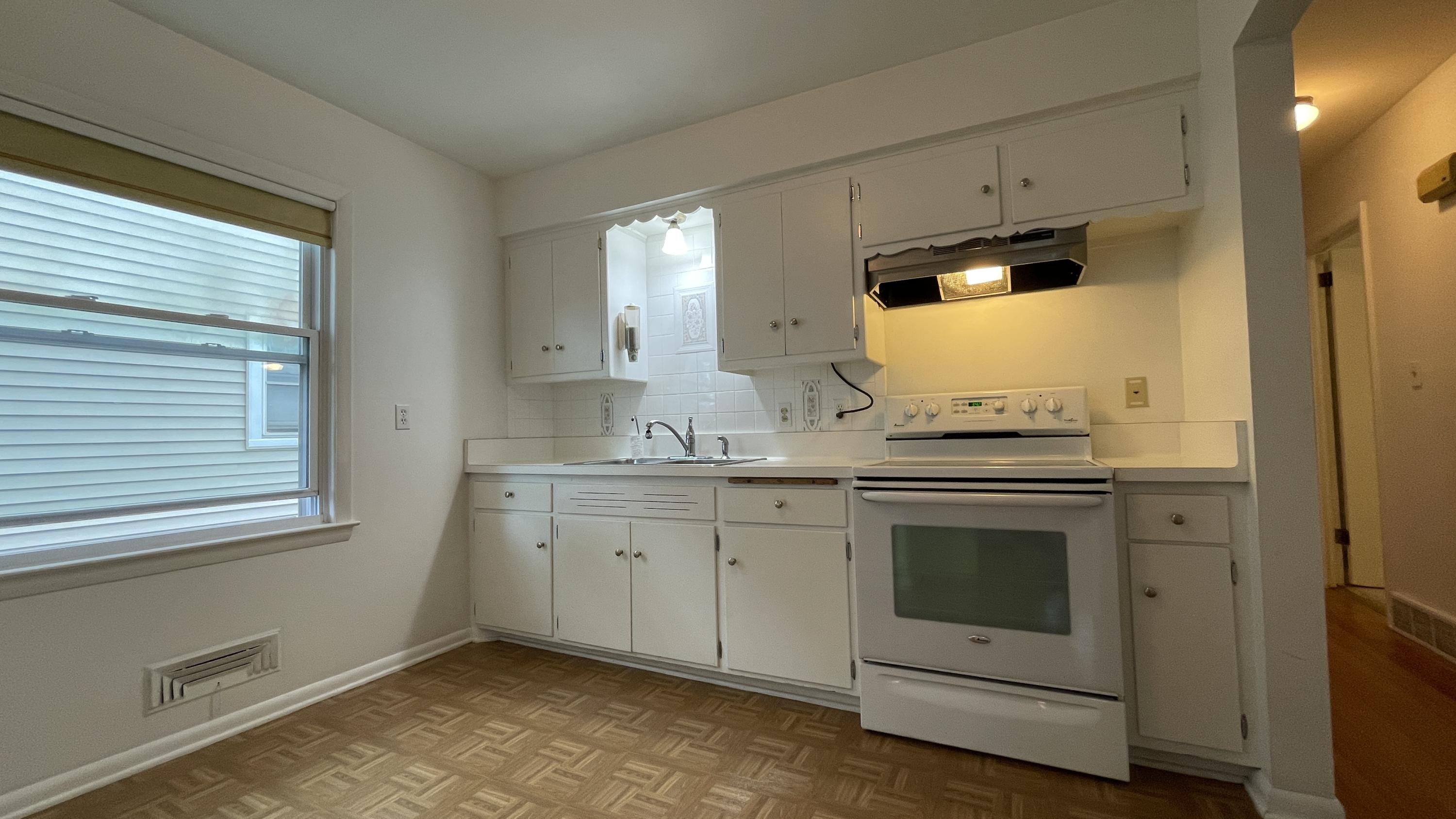 Milwaukee, Wisconsin 53222, United States, 3 Bedrooms Bedrooms, ,1 BathroomBathrooms,Residential,Active,171521