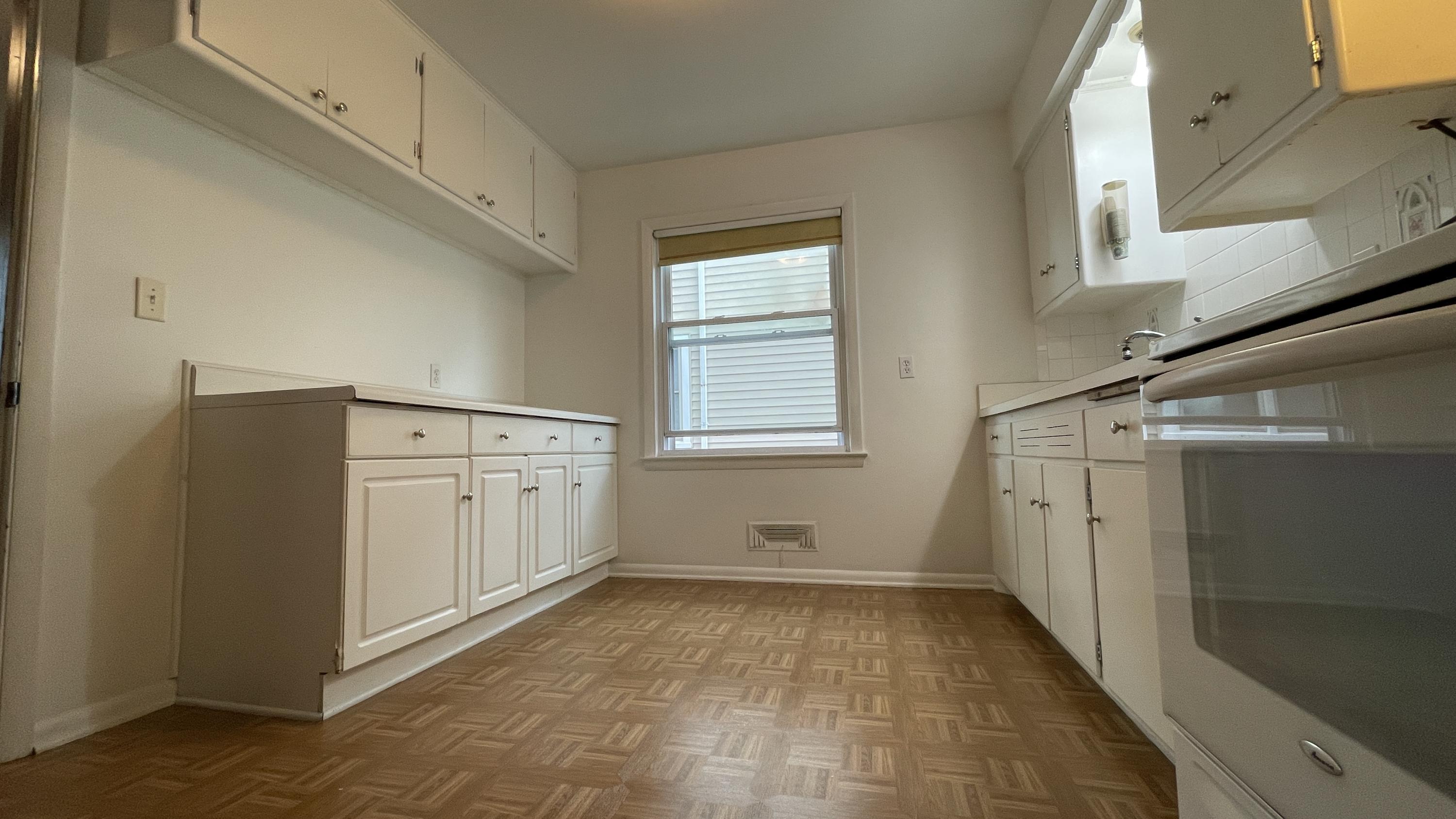 Milwaukee, Wisconsin 53222, United States, 3 Bedrooms Bedrooms, ,1 BathroomBathrooms,Residential,Active,171521