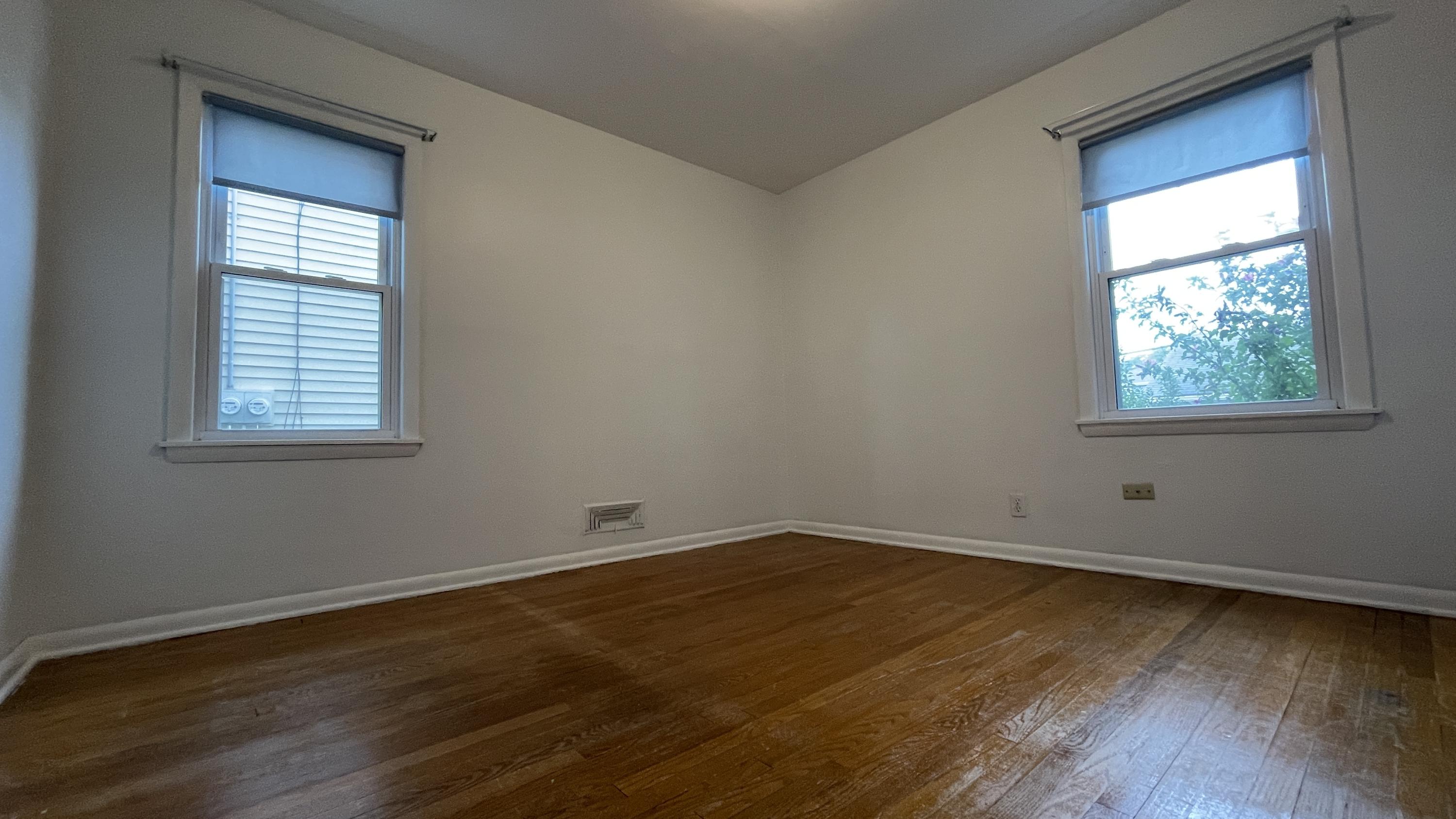 Milwaukee, Wisconsin 53222, United States, 3 Bedrooms Bedrooms, ,1 BathroomBathrooms,Residential,Active,171521