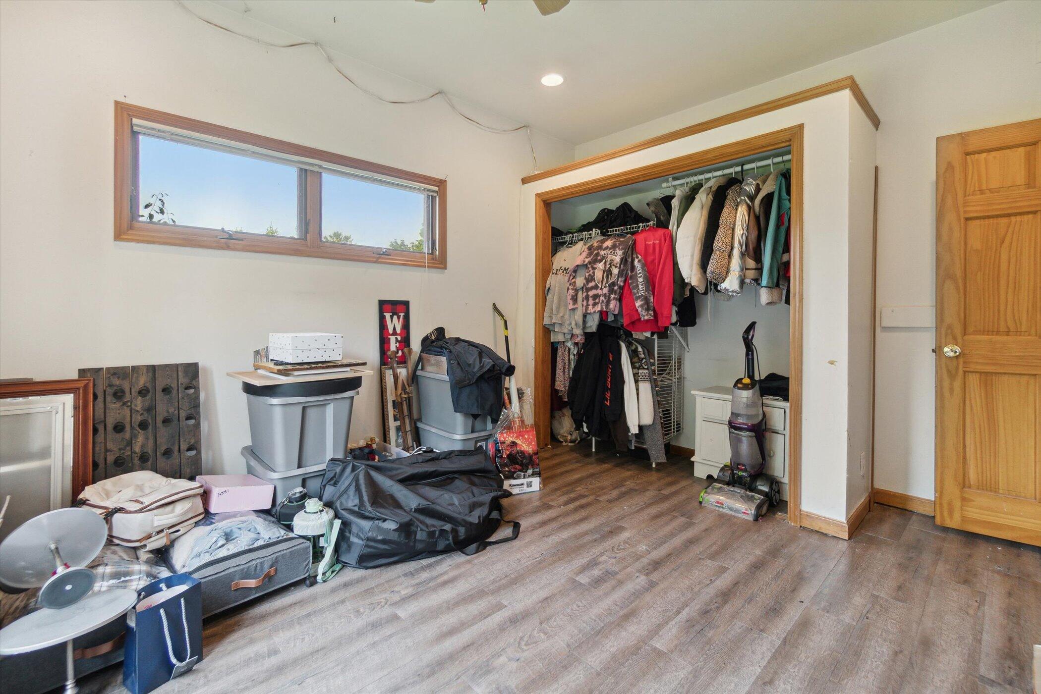 Geneva, Wisconsin 53147, United States, 4 Bedrooms Bedrooms, ,3 BathroomsBathrooms,Residential,Active,165410