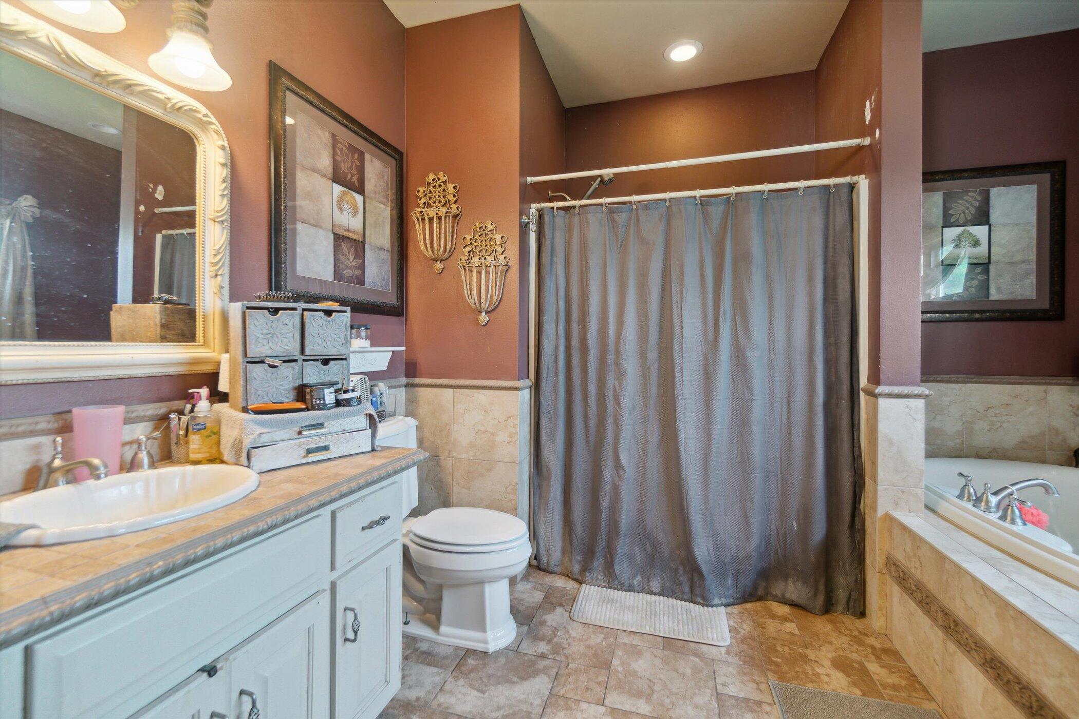 Geneva, Wisconsin 53147, United States, 4 Bedrooms Bedrooms, ,3 BathroomsBathrooms,Residential,Active,165410