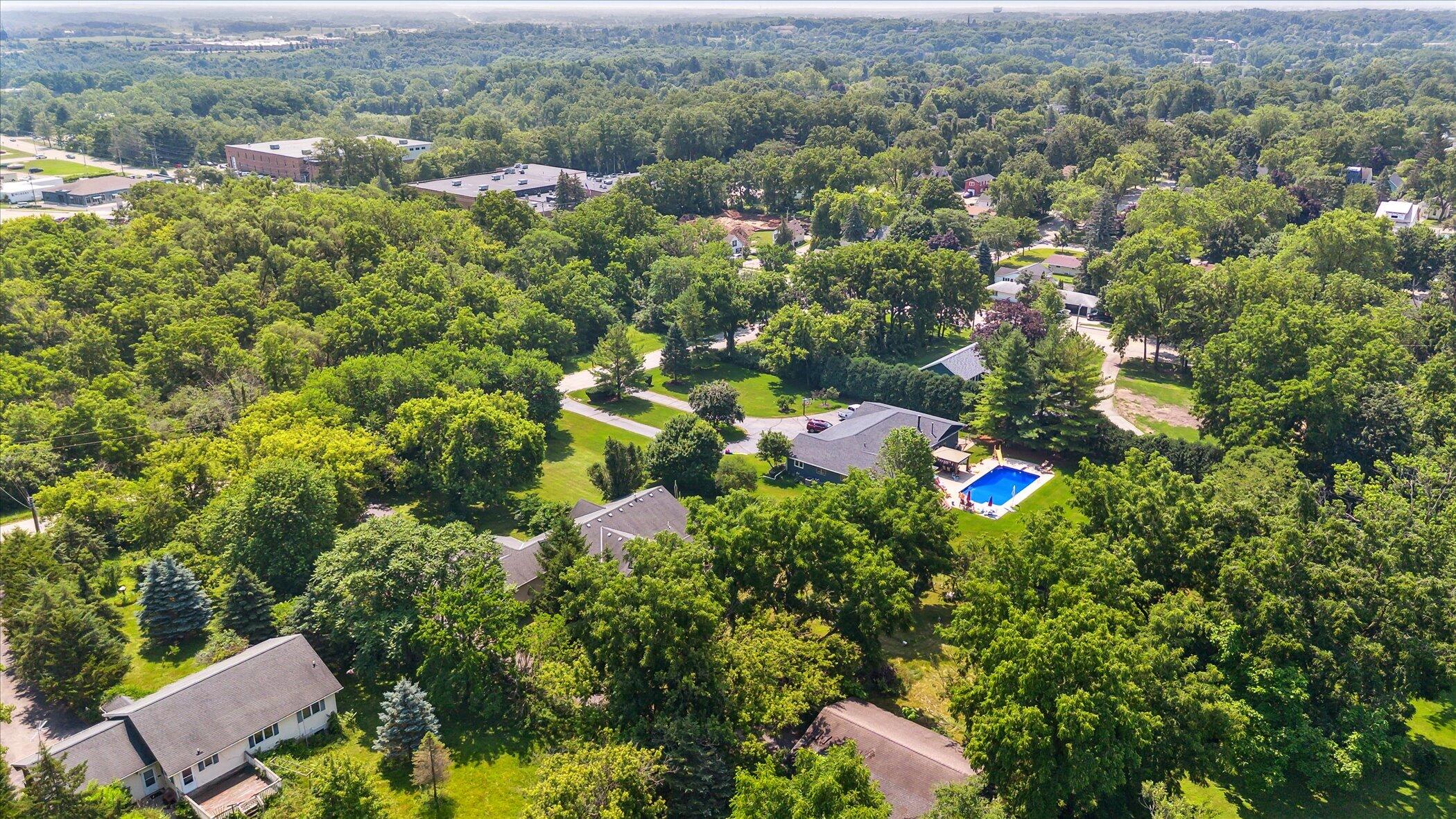 Geneva, Wisconsin 53147, United States, 4 Bedrooms Bedrooms, ,3 BathroomsBathrooms,Residential,Active,165410