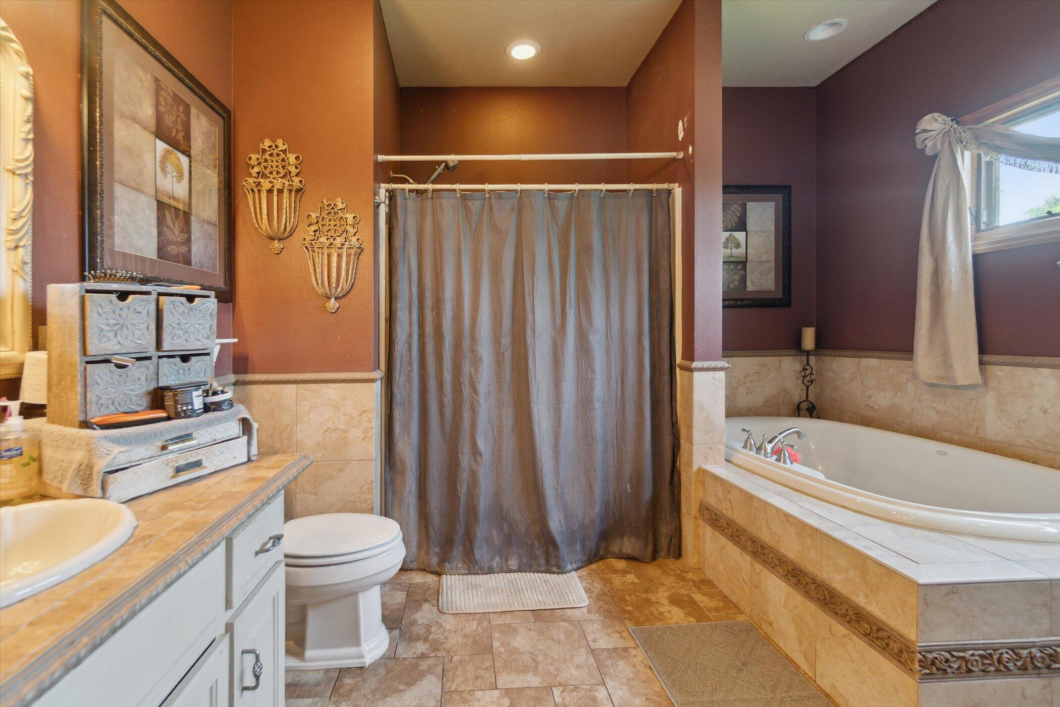 Geneva, Wisconsin 53147, United States, 4 Bedrooms Bedrooms, ,3 BathroomsBathrooms,Residential,Active,165410