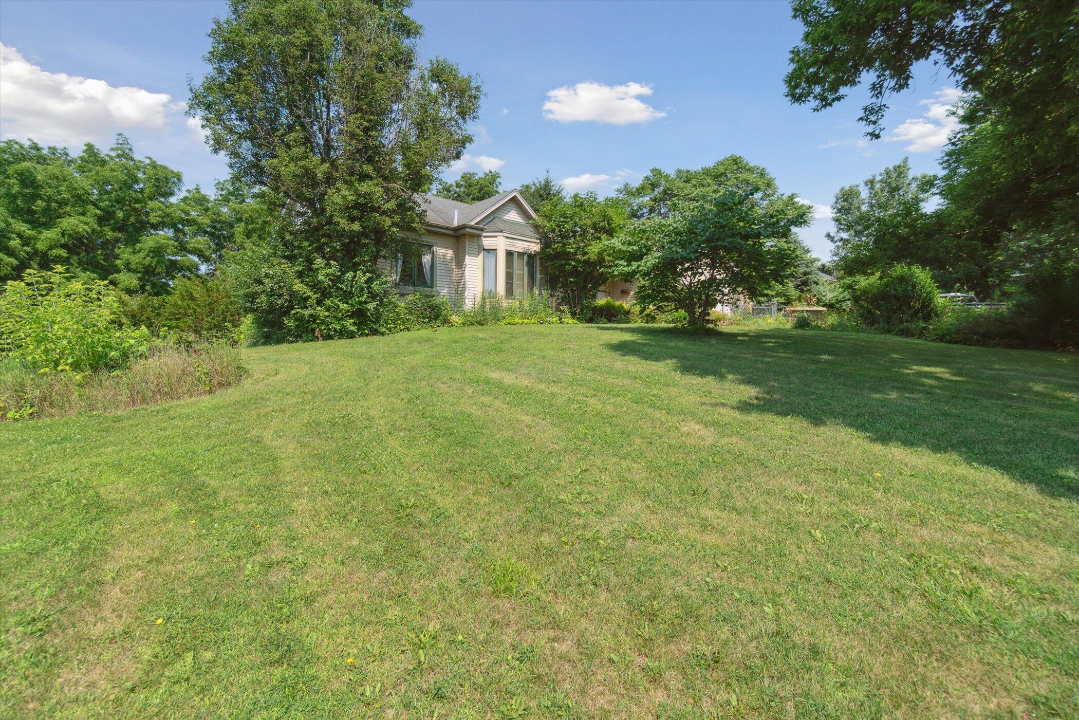 Geneva, Wisconsin 53147, United States, 4 Bedrooms Bedrooms, ,3 BathroomsBathrooms,Residential,Active,165410