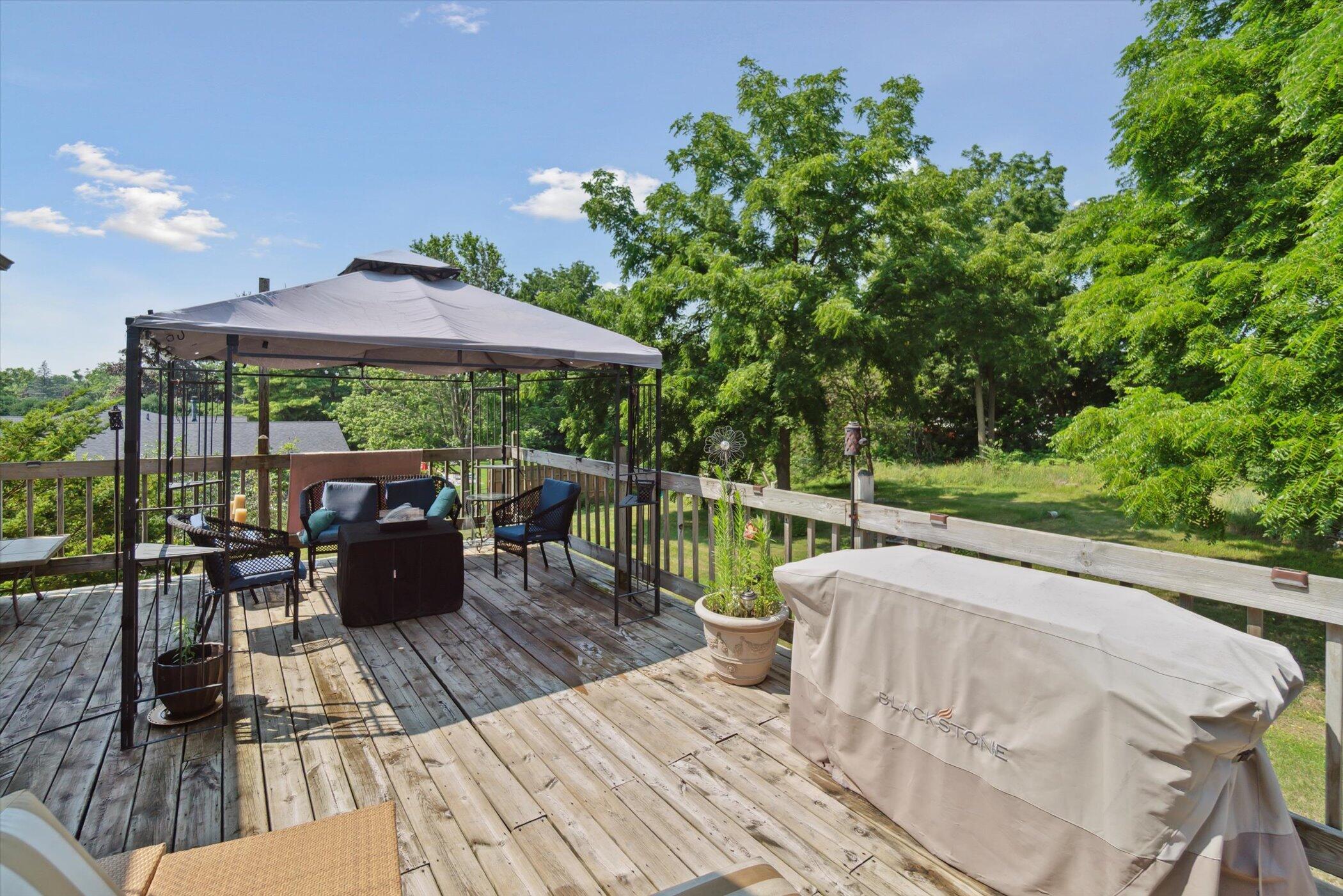 Geneva, Wisconsin 53147, United States, 4 Bedrooms Bedrooms, ,3 BathroomsBathrooms,Residential,Active,165410