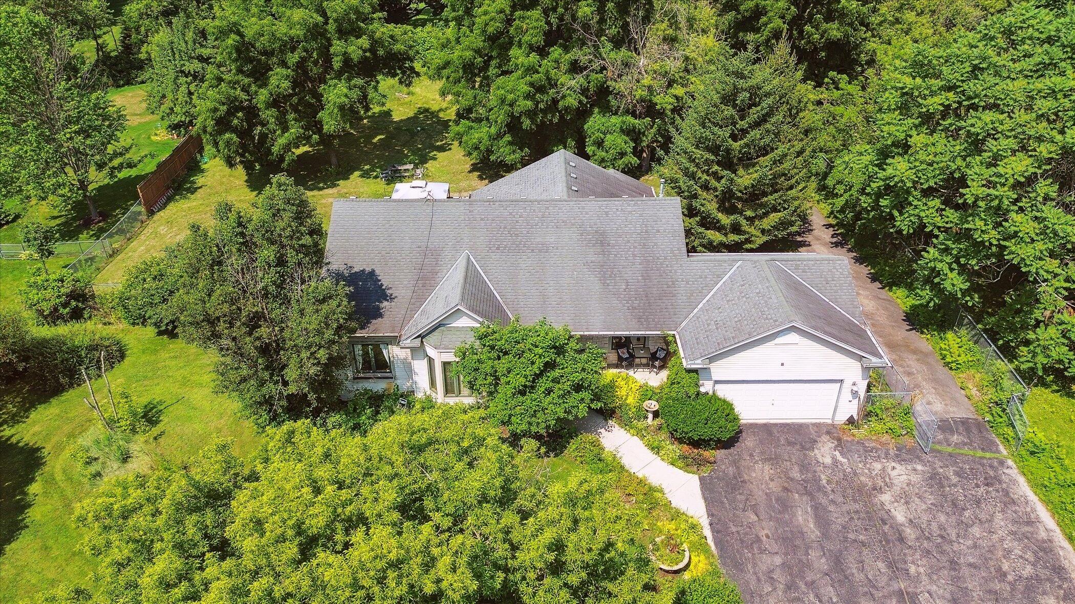 Geneva, Wisconsin 53147, United States, 4 Bedrooms Bedrooms, ,3 BathroomsBathrooms,Residential,Active,165410