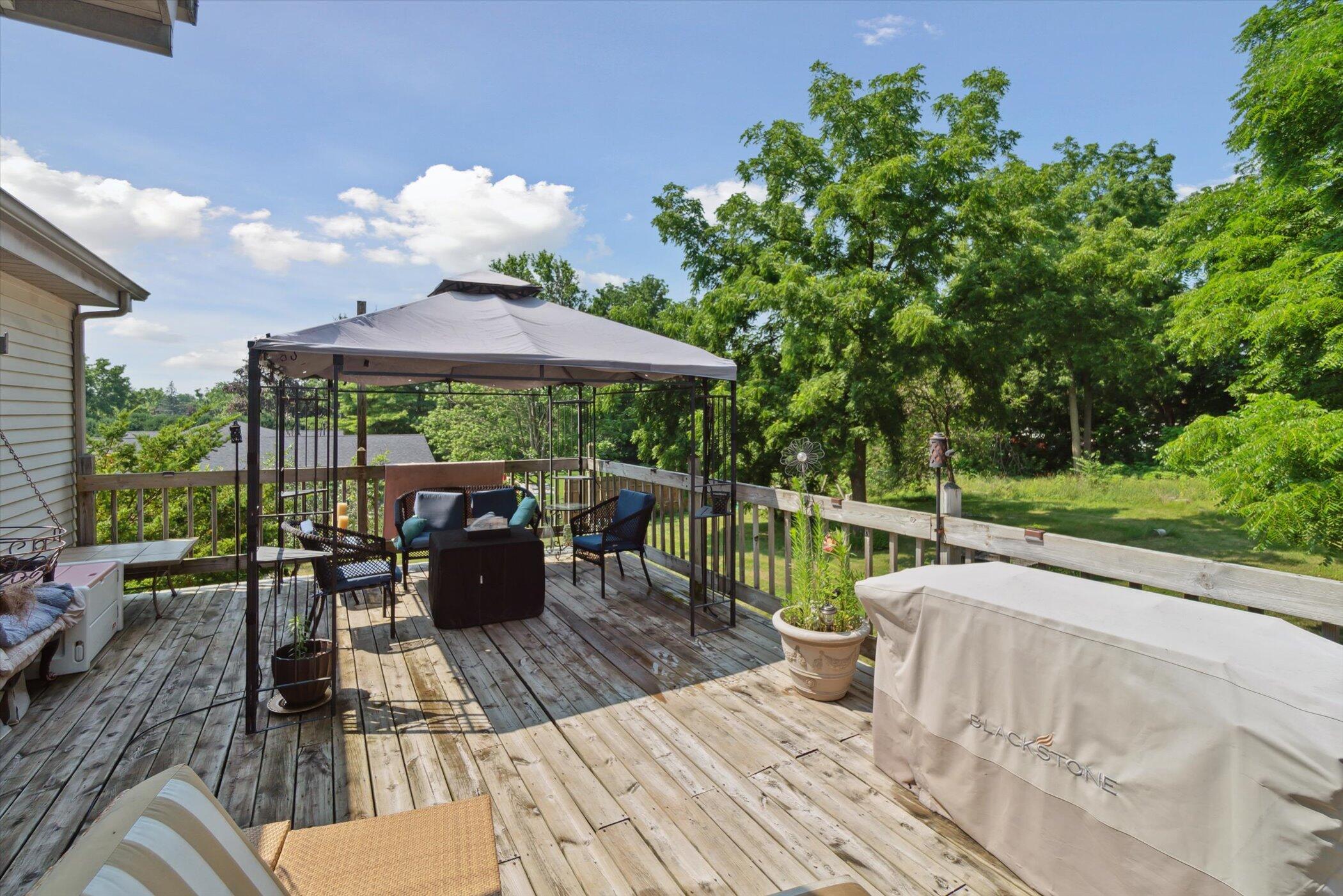 Geneva, Wisconsin 53147, United States, 4 Bedrooms Bedrooms, ,3 BathroomsBathrooms,Residential,Active,165410