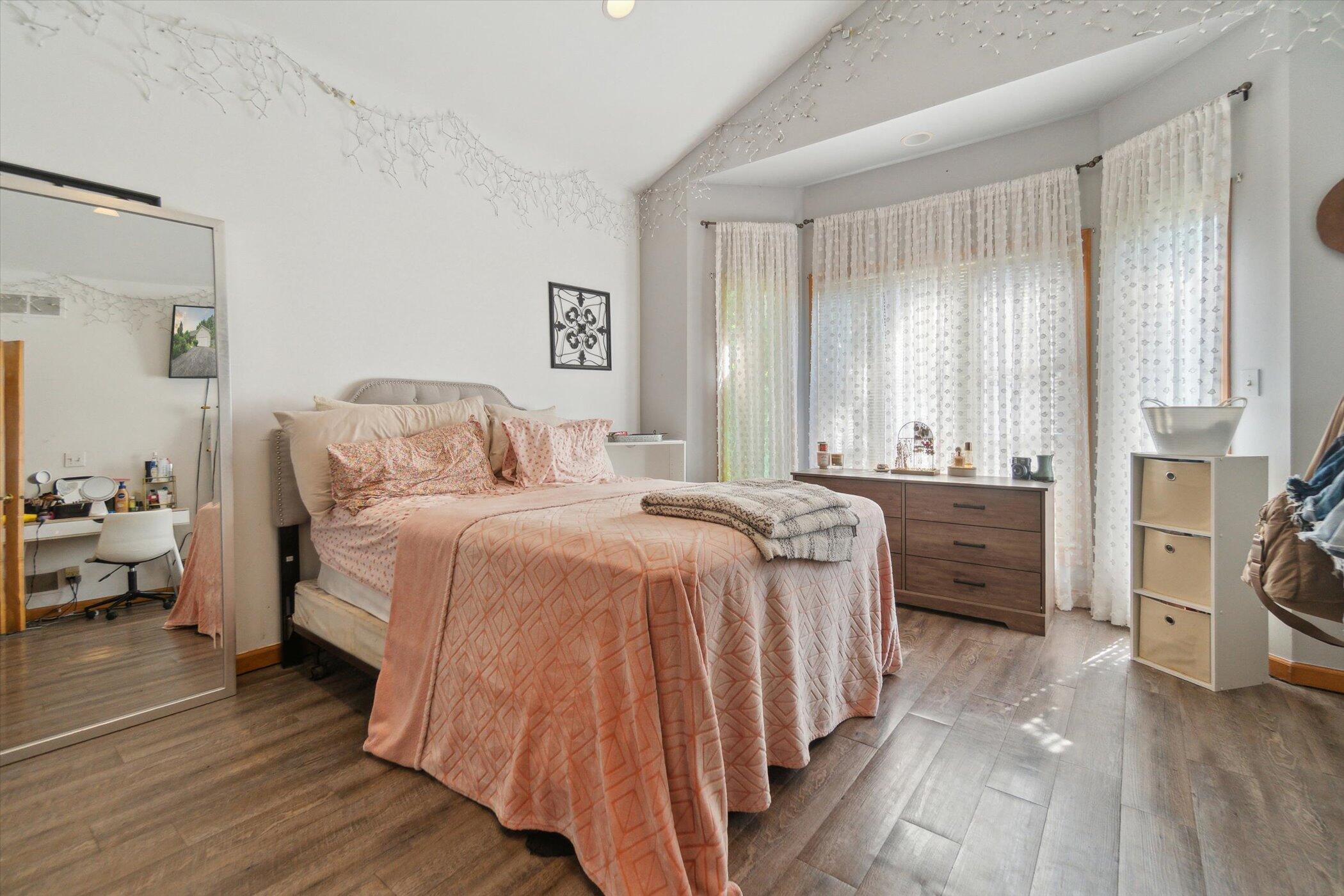 Geneva, Wisconsin 53147, United States, 4 Bedrooms Bedrooms, ,3 BathroomsBathrooms,Residential,Active,165410