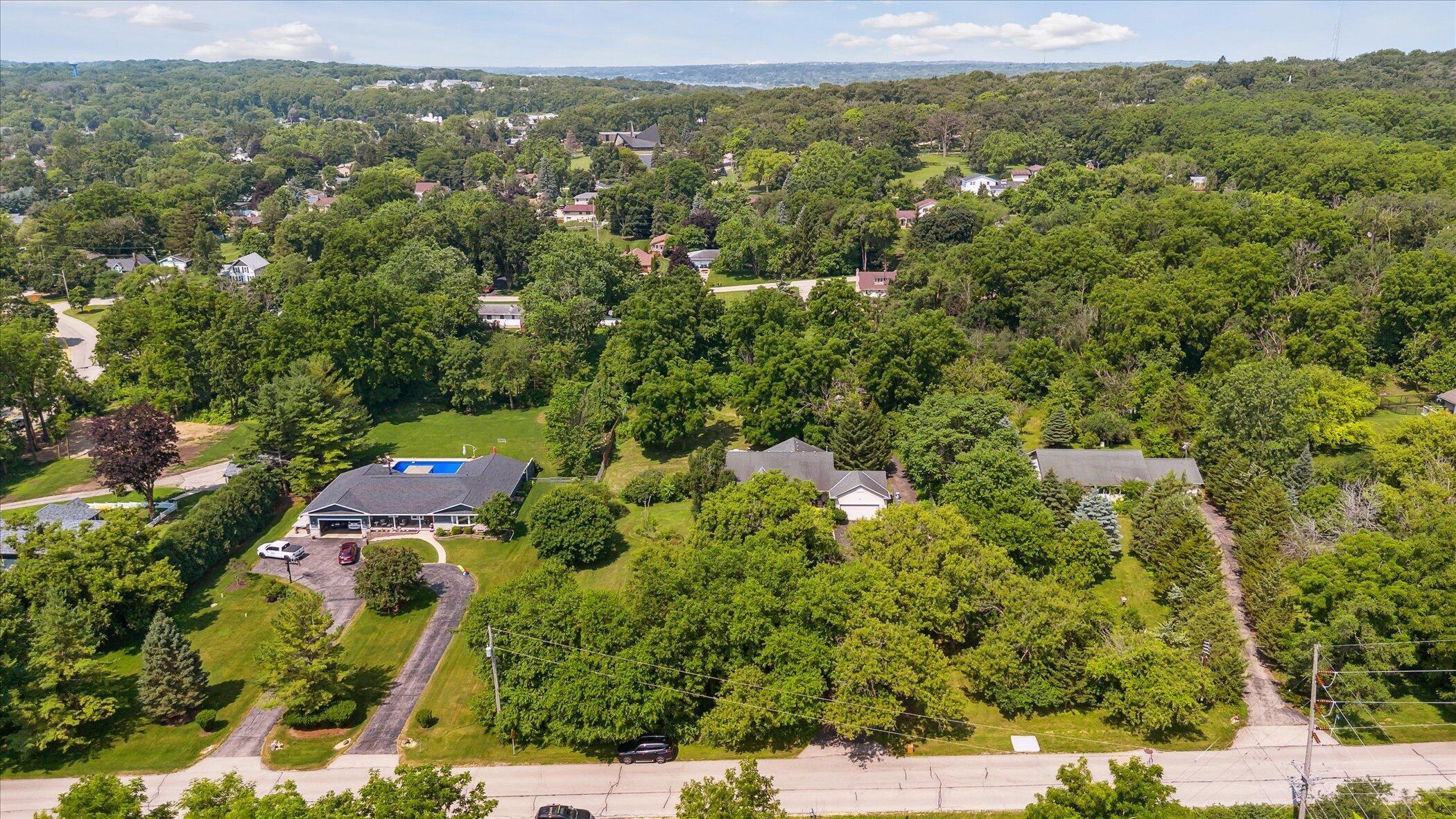 Geneva, Wisconsin 53147, United States, 4 Bedrooms Bedrooms, ,3 BathroomsBathrooms,Residential,Active,165410