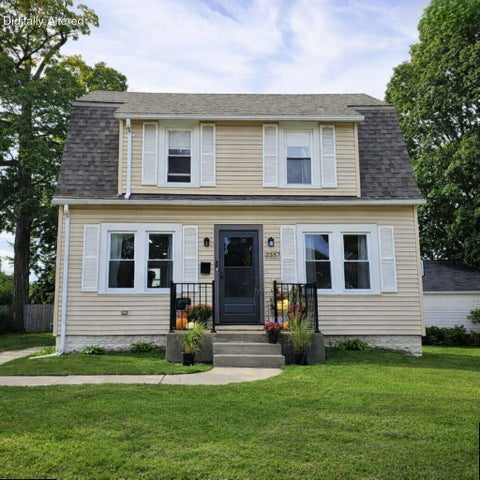 Photo of 2357 S 80th St, West Allis, WI 53219 (MLS # 1983823)