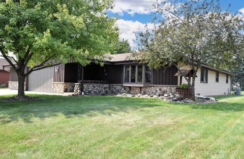 Photo of 7535 S Bishops Way, Franklin, WI 53132 (MLS # 1930213)