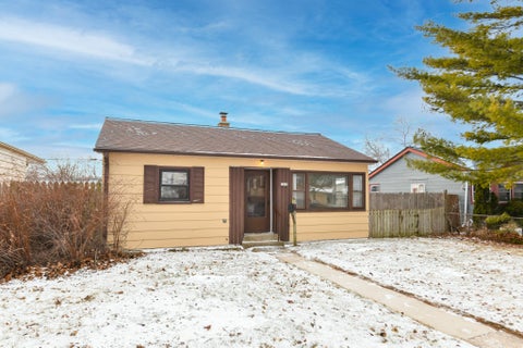 Photo of 1315 Manistique Ave, South Milwaukee, WI 53172 (MLS # 1903533)