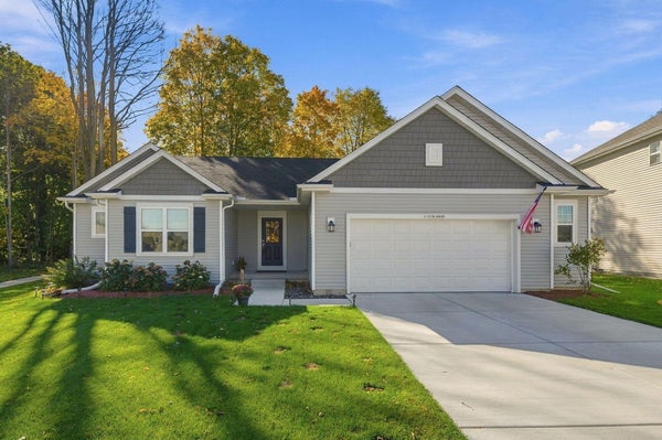 W197N16648 RIDGEWAY DR, JACKSON, WI 53037 - Image 277ea63fe0ee4f787397c96d3f3bbb9f/3276774000