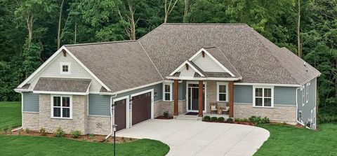 Photo of N51W18847 Quietwood Dr, Menomonee Falls, WI 53051 (MLS # 1953929)