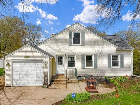 Photo of 2795 S 53rd St, Milwaukee, WI 53219 (MLS # 1958424)