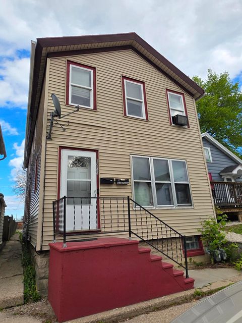 Photo of 1544 S 2nd St, Milwaukee, WI 53204 (MLS # 1962468)