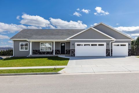 Photo of 270 Southern Dr, Holmen, WI 54636 (MLS # 1956677)