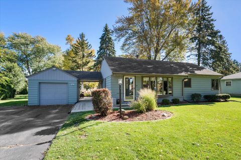 Photo of 5210 S Froemming Dr, Hales Corners, WI 53130 (MLS # 1940225) Photo of 5210 S Froemming Dr, Hales Corners, WI 53130 (MLS # 1940225)