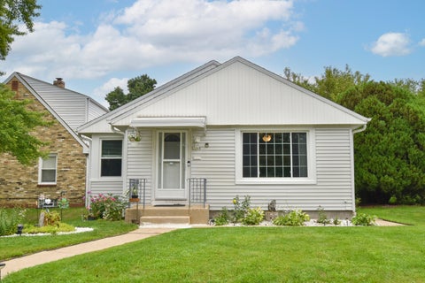 Photo of 3208 S 30th St, Milwaukee, WI 53215 (MLS # 1975669)