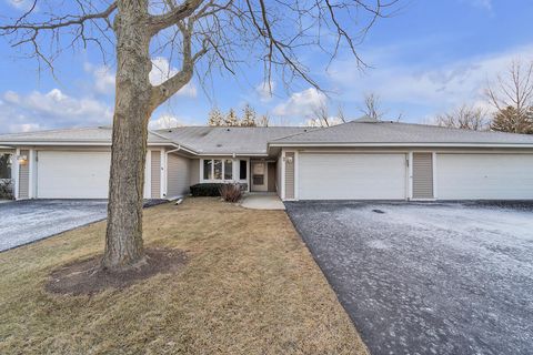 Photo of 7417 W Mequon Square Dr, Mequon, WI 53092 (MLS # 1903498)