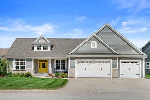 Photo of N54W23848 Fieldstone Pass Cir, Sussex, WI 53089 (MLS # 1977931)