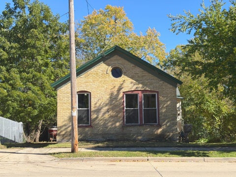 Photo of 1305 Dr Martin Luther King Dr, Racine, WI 53404 (MLS # 1984043)
