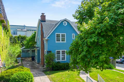 Photo of 2219 E Belleview Pl, Milwaukee, WI 53211 (MLS # 1962016)
