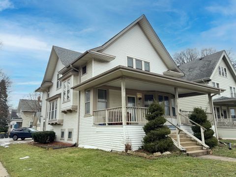 Photo of 527 N Hartwell Ave, Waukesha, WI 53186 (MLS # 1945292)