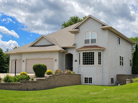 Photo of 1615 N Fairview Ln, Koshkonong, WI 53538 (MLS # 1969254)