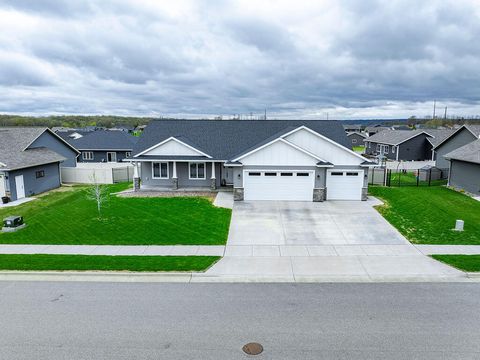 638 Silver Dr, Holmen, WI 54636 - MLS#: 1916395