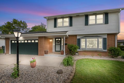 Photo of 5922 Sycamore St, Greendale, WI 53129 (MLS # 1963210)