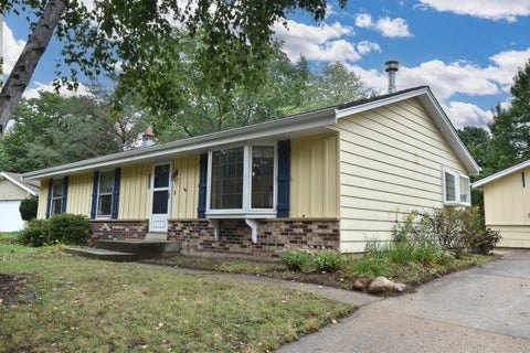 Photo of 1855 Haymarket Rd, Waukesha, WI 53186 (MLS # 1980765)