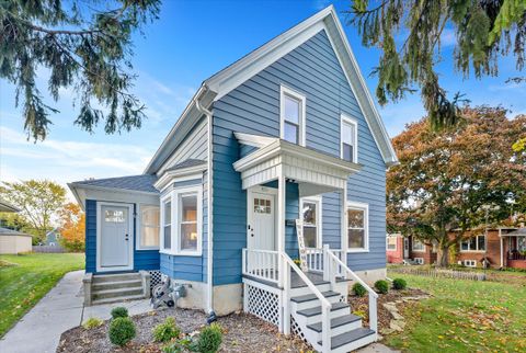 Photo of 531 N Milwaukee St, Port Washington, WI 53074 (MLS # 1942506)