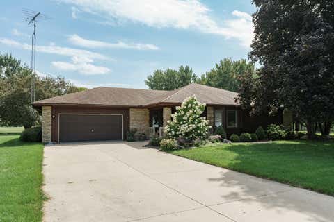 Photo of 1605 Country Club Ln, Watertown, WI 53098 (MLS # 1977075)
