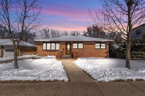 Photo of 1608 Menomonee Ave, South Milwaukee, WI 53172 (MLS # 1954376)