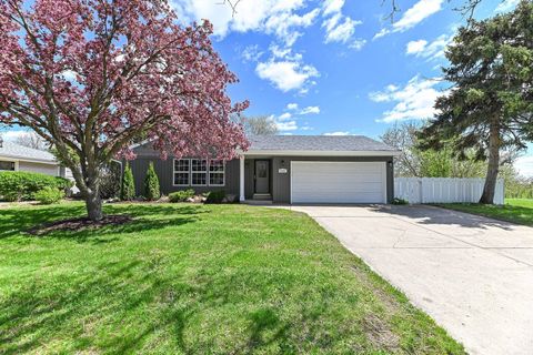 Photo of 8122 S Wake Forest Dr, Oak Creek, WI 53154 (MLS # 1960182)