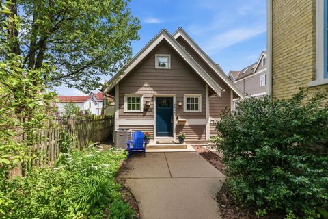 Photo of 1912 N 2nd St, Milwaukee, WI 53212 (MLS # 1962988)
