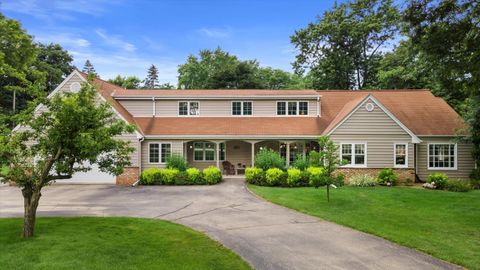 Photo of 955 Edwards St, Brookfield, WI 53005 (MLS # 1937240)