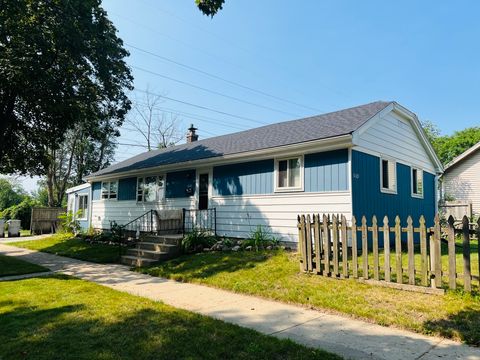 Photo of 6101 W Fairview Ave, Milwaukee, WI 53214 (MLS # 1885938)
