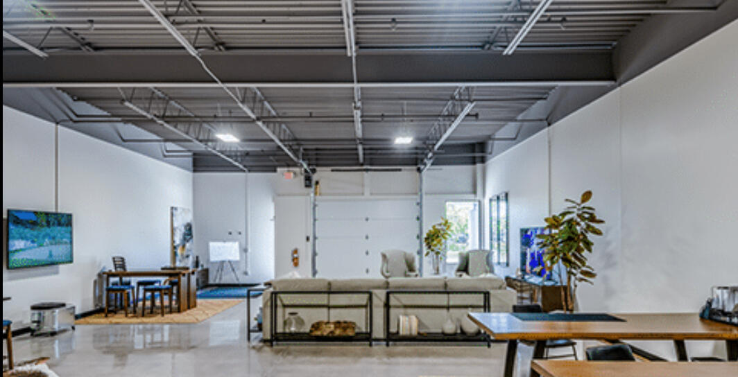 8949 N Deerbrook Trl