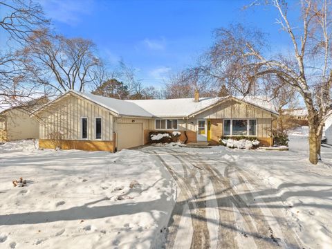 Photo of 8155 N Mohawk Rd, Fox Point, WI 53217 (MLS # 1944852)