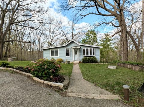 Photo of W344S10664 Island View Ln, Eagle, WI 53149 (MLS # 1967163)