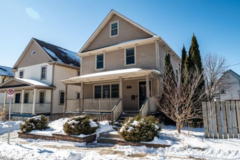 Photo of 2415 N Hubbard St, Milwaukee, WI 53212 (MLS # 1907298)